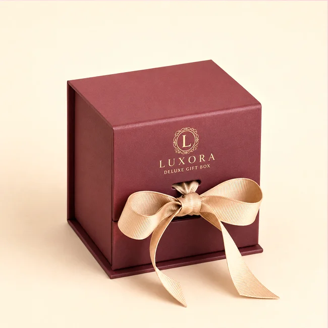 Custom Deluxe Gift Boxes thumbnail 4